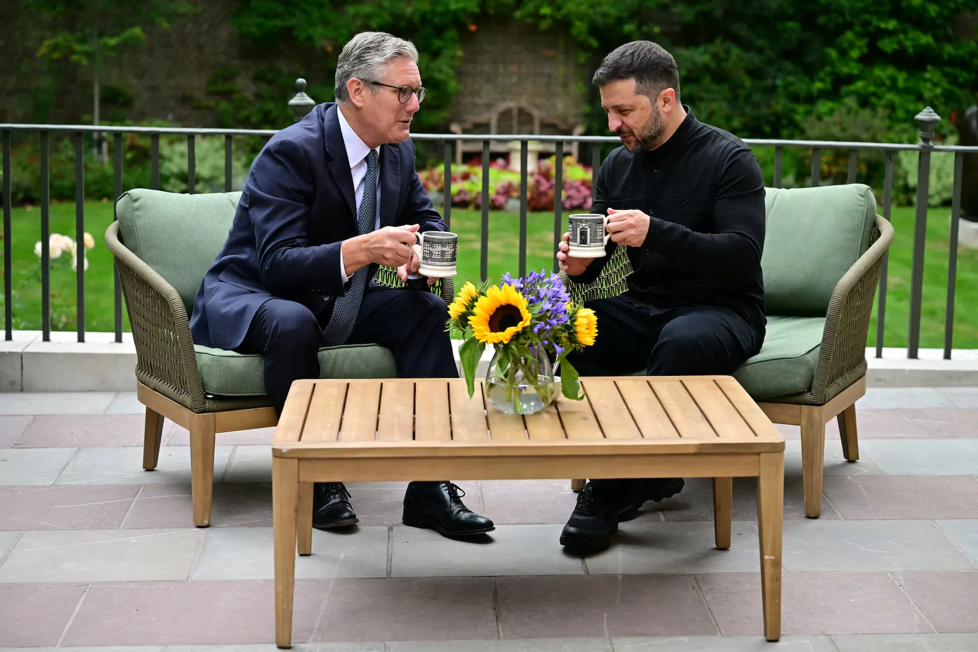 Європейські лідери разом із Зеленським у США: спроба зберегти єдність і вплив перед складними переговорами з Трампом